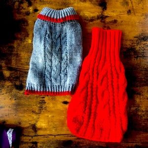 2 matching dog sweaters! Size xs! NWT